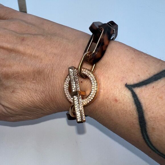 Michael Kors Tortoise Shell Large Link Crystal Rose Gold Toggle Bracelet - Picture 5 of 7
